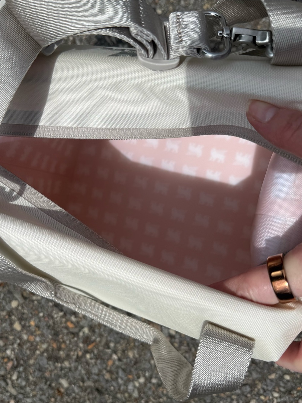 Stanley All Day Julienne Mini Cooler Bag in Cream - Picture 5 of 9